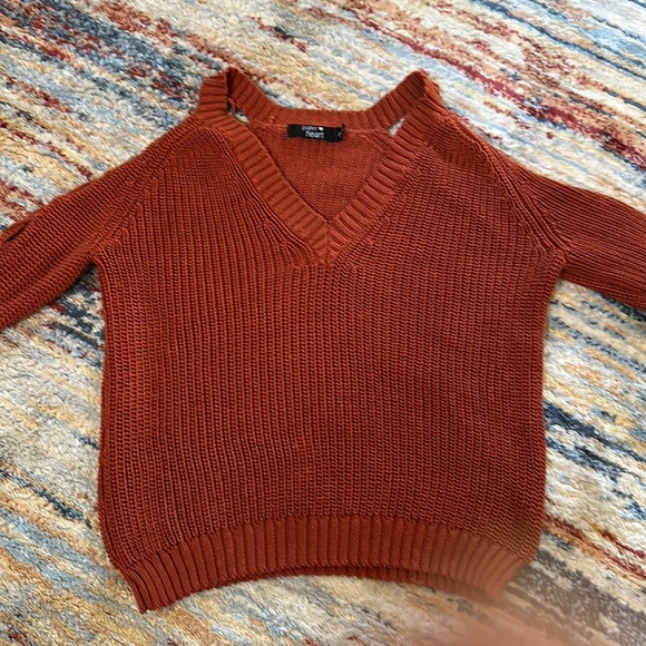 Paper Heart rust colored sweater v neck with bell bottom sleeves size M - Picture 1 of 10